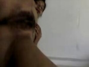 女の子はキャストを吸うことを申し出た。  ...