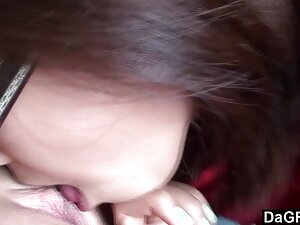 電話を取る女の子。 無料 エロ サイト  ...