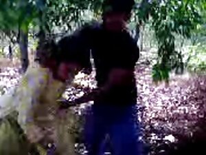 赤毛は彼に肛門を与えた。 エロ 女性 動 ...