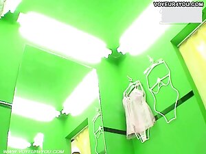 女の子は最初の肛門性を探しています。 無 ...