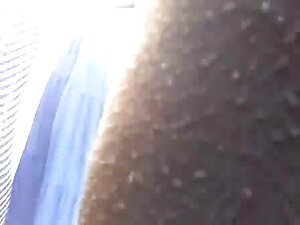 大きなおっぱいを作る愛を持つ18歳のブル ...