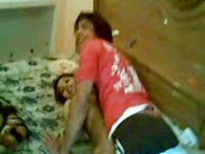 ロシアの女の子はホモの楽しみを作り、お互 ...