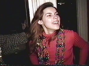 精子は彼女のお尻に入った彼女を犯した。  ...